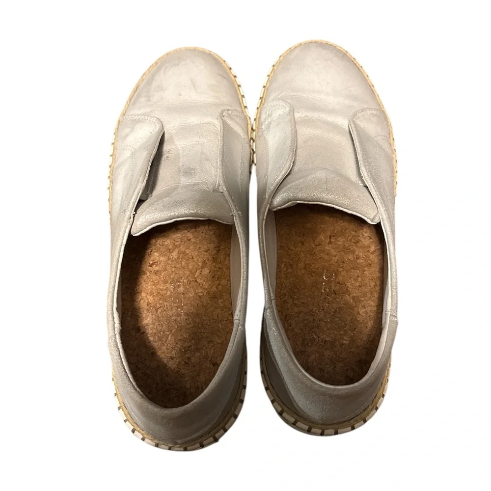J/Slides NYC Kayla Leather Metallic Gray Slip-On Sneakers Whipstitch Detail Sz 7